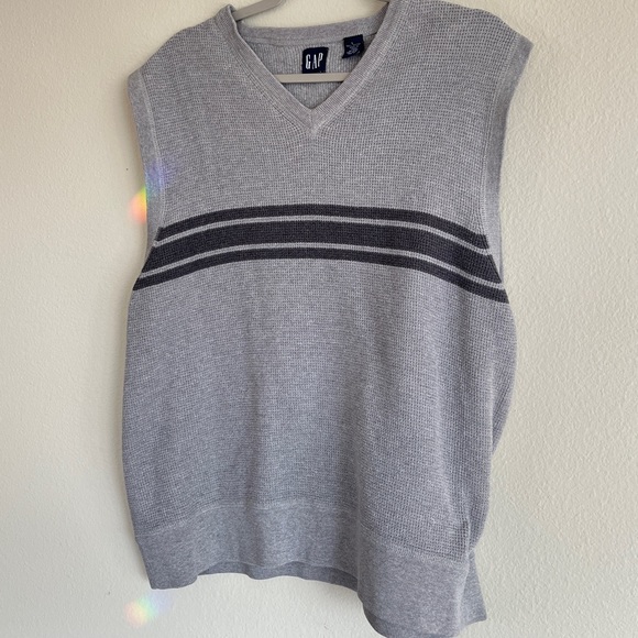 🚨SOLD🚨Vintage GAP Striped Gray Knit Sweater Vest - Picture 1 of 3